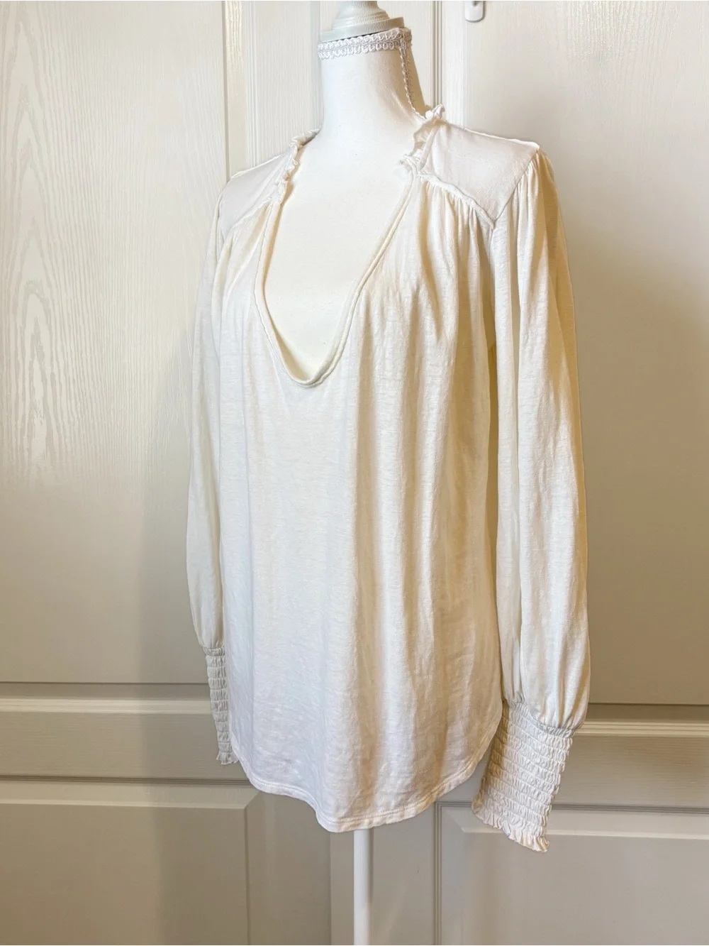 Free People We The Free Cream Long Sleeve V-Neck Blouse Hemp/Cotton Size XS